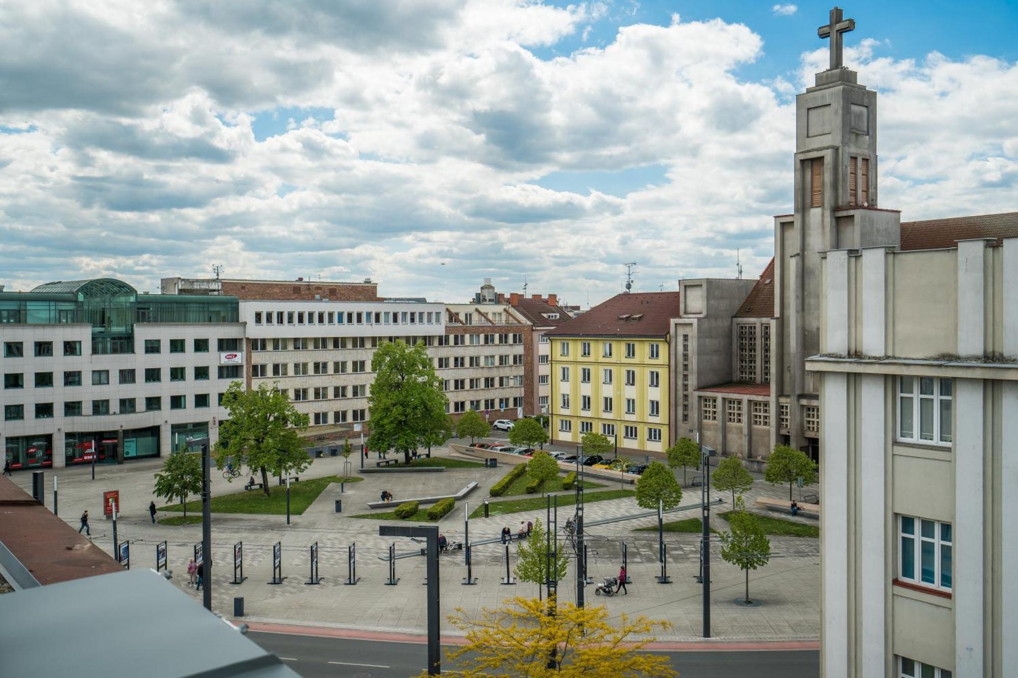 Perla Hradce 103 Apartment Hradec Kralove Ngoại thất bức ảnh